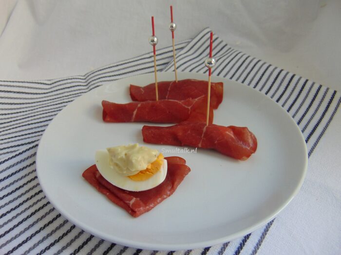 ei met rookvlees en truffelmayo