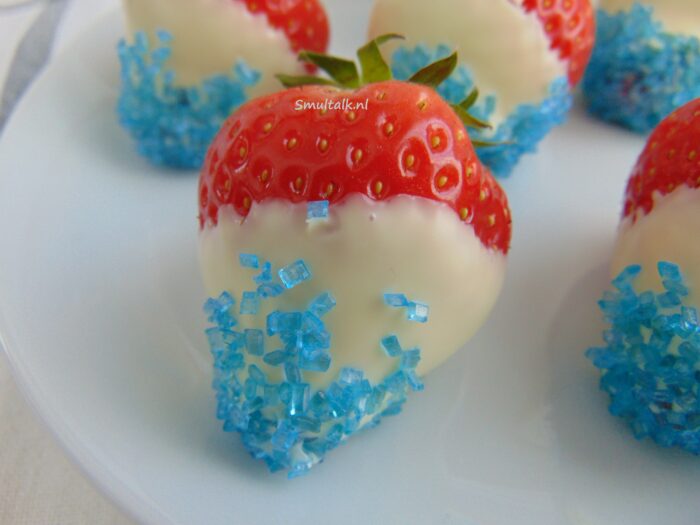 rood-wit-blauwe aardbei van dichtbij