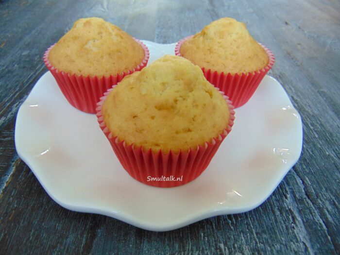 3 cupcakes op bordje