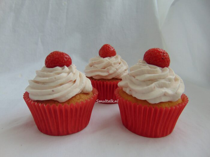 3 aardbeien cupcakes