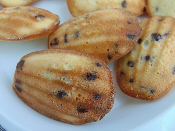 madeleines met chocolate chips van dichtbij