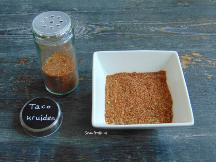 schaaltje en potje met taco kruidenmix