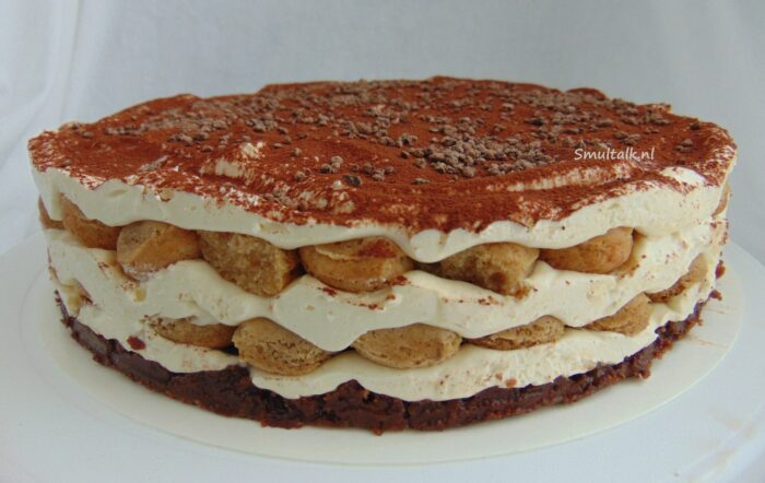 tiramisutaart van opzij