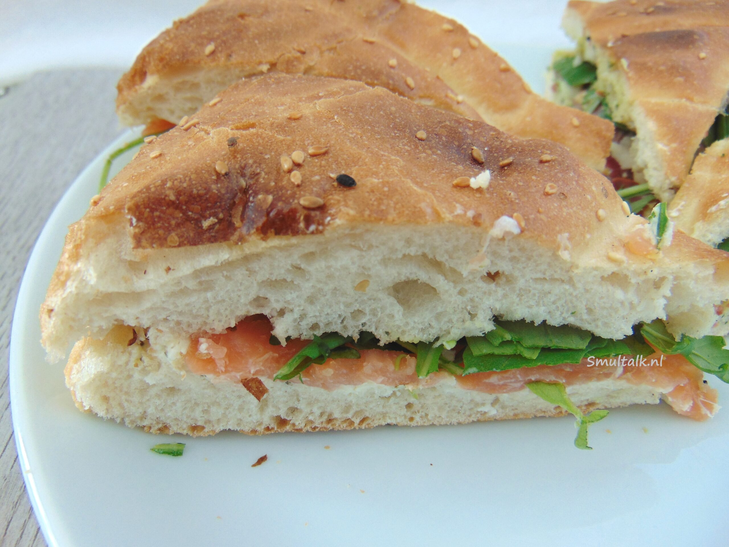 Turks brood met zalm en kruidenkaas, Turks brood met zalm en kruidenkaas, Smultalk