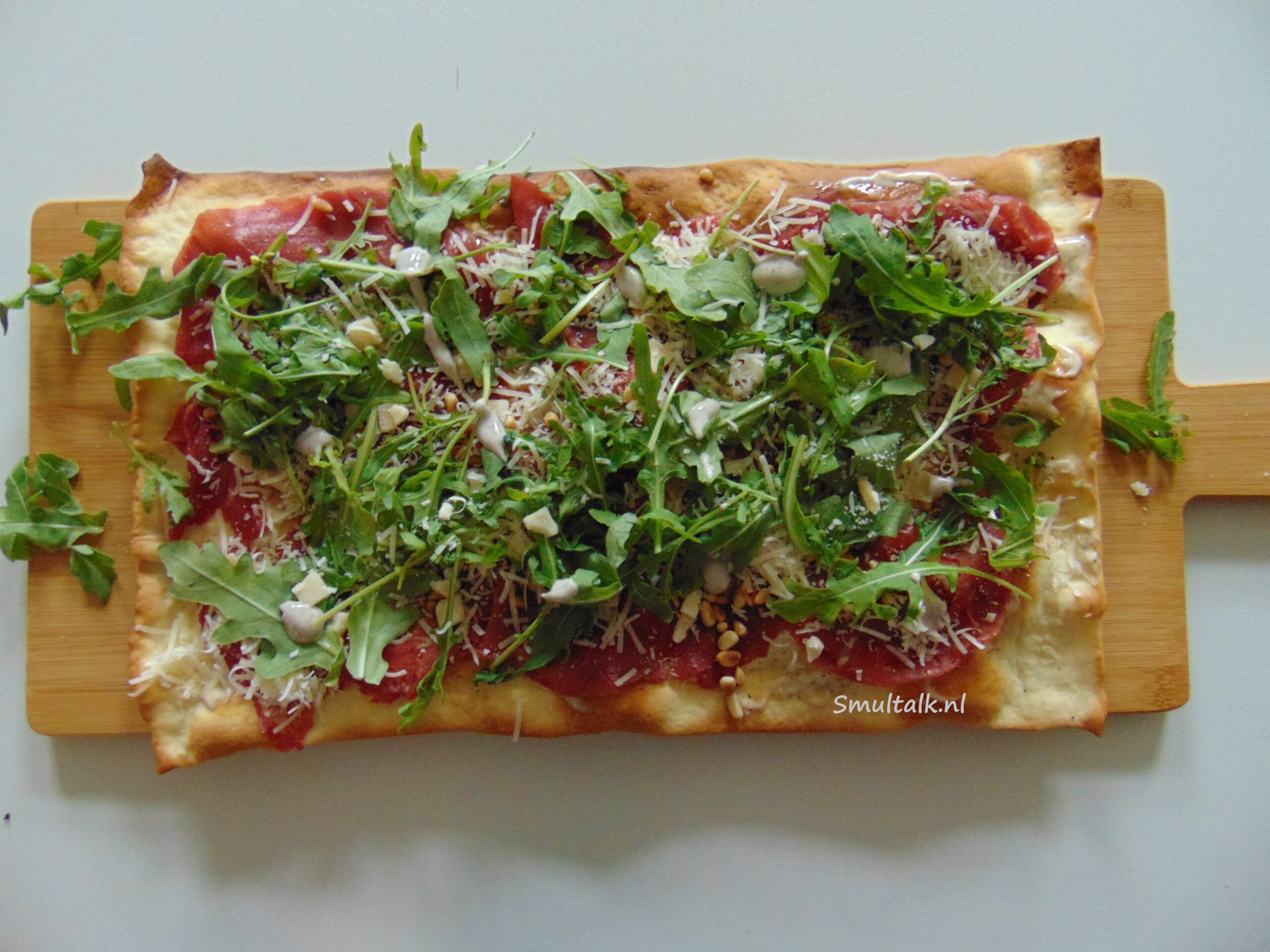 flammkuchen met carpaccio