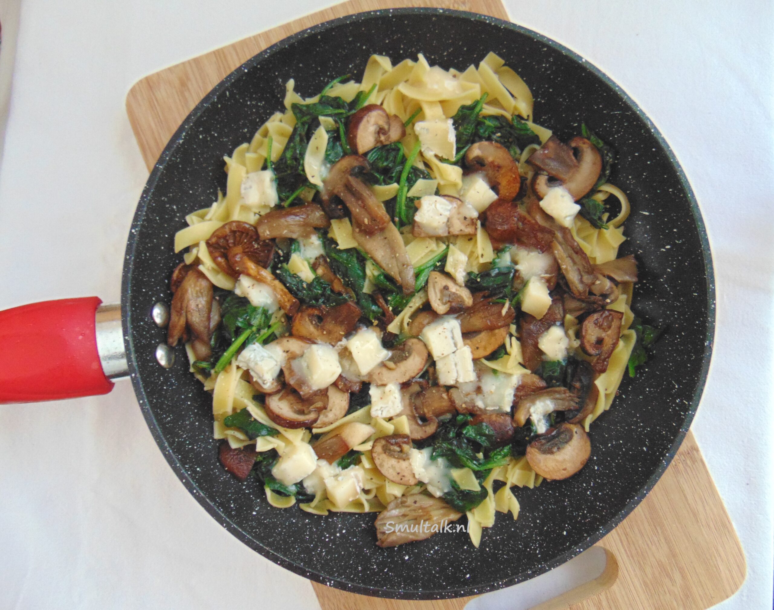 pan met tagliatelle met gorgonzola